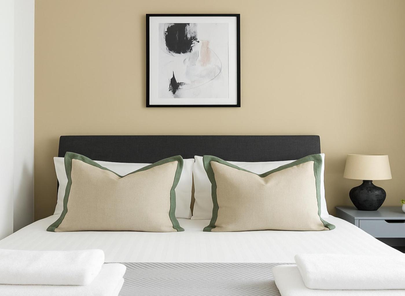 2 Bed Balcony Flat Chelsea Harbour Apartment *